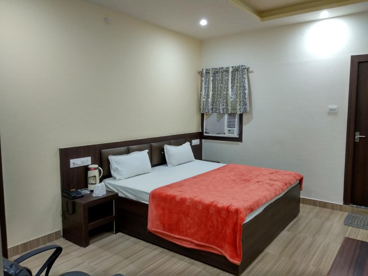 Oyo 60976 Hotel Shree Ji Morena Exterior foto