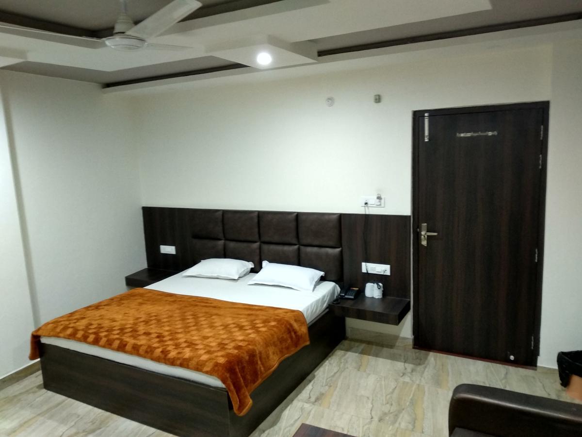 Oyo 60976 Hotel Shree Ji Morena Exterior foto